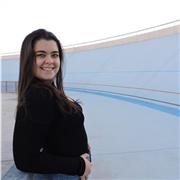 Profesora de educación primaria apta para impartir todas las asignaturas de esta etapa educativa.